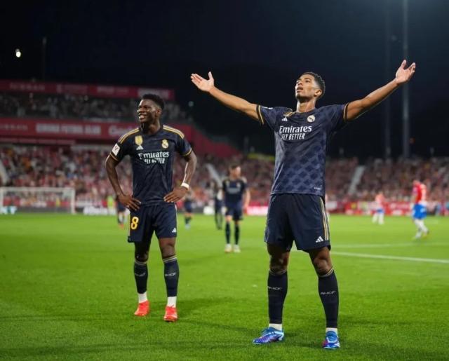 1696114265802048346.jpg 640 (6).jpg